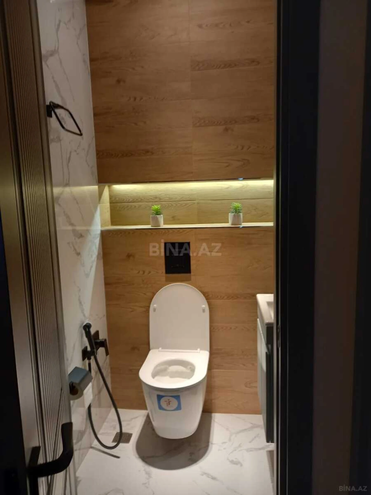 Kirayə verilir 3 otaqlı mənzil 150 m²