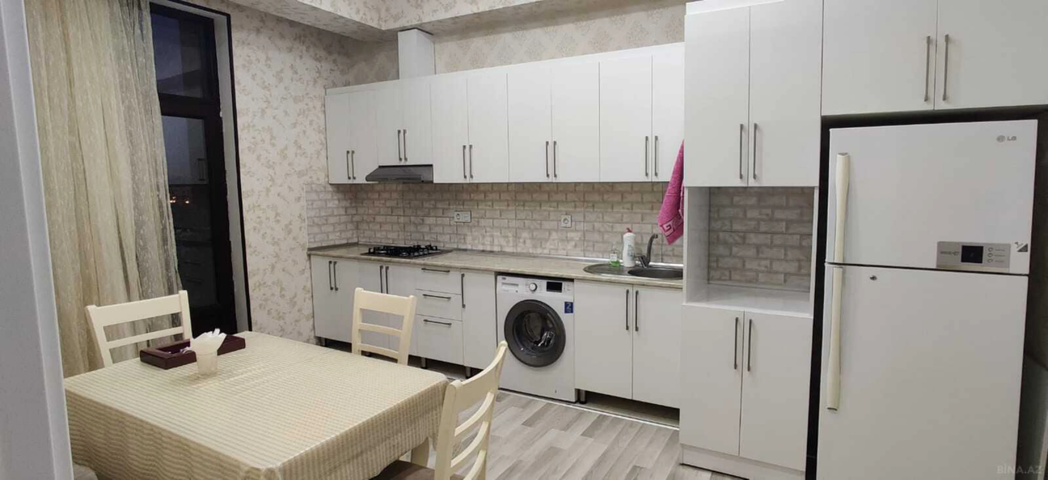 Kirayə verilir 2 otaqlı mənzil 85 m²