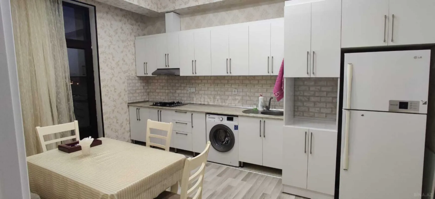 Kirayə verilir 2 otaqlı mənzil 85 m²