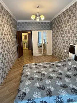 Kirayə verilir 2 otaqlı mənzil 95 m²