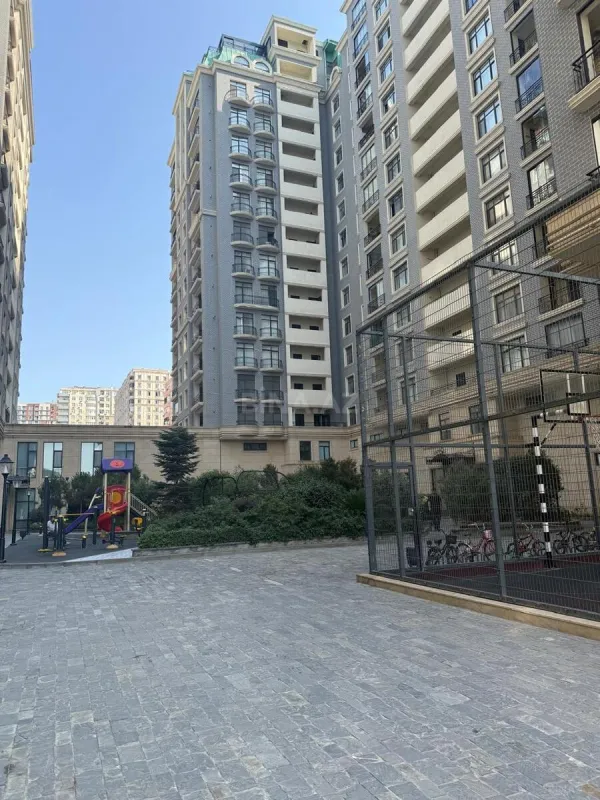 Kirayə verilir 2 otaqlı mənzil 95 m²