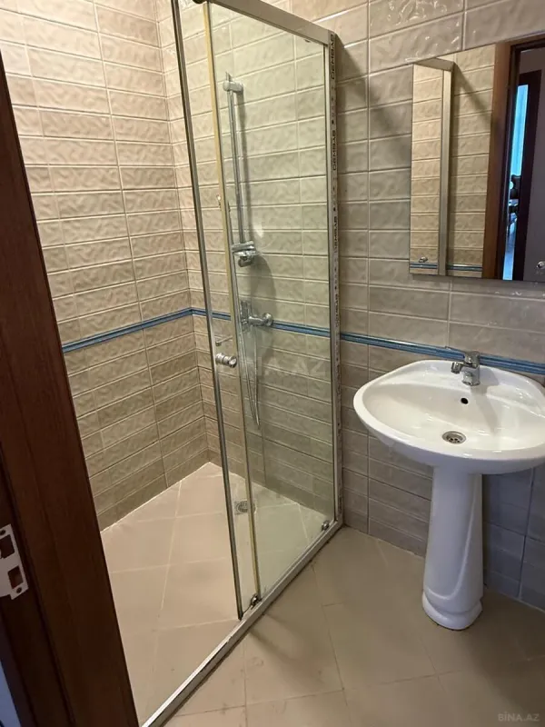 Kirayə verilir 2 otaqlı mənzil 95 m²
