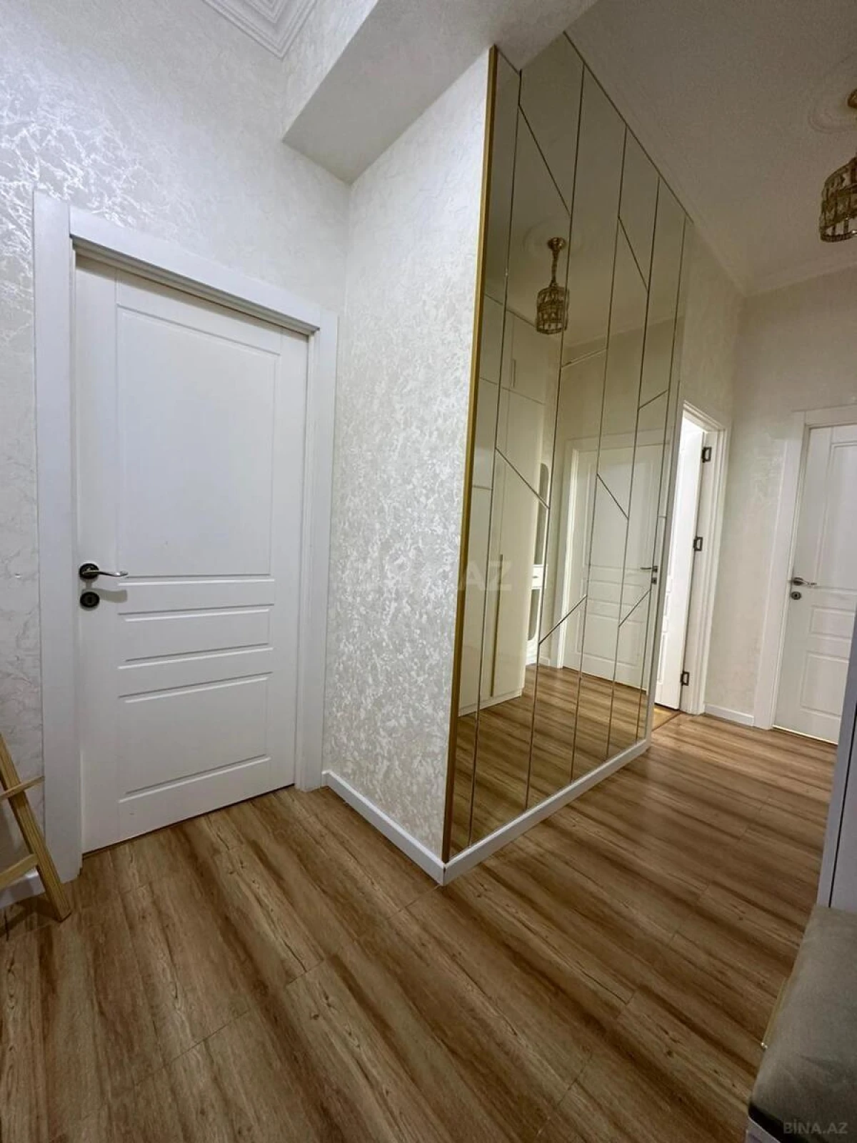 Satılır 2 otaqlı mənzil 60 m²