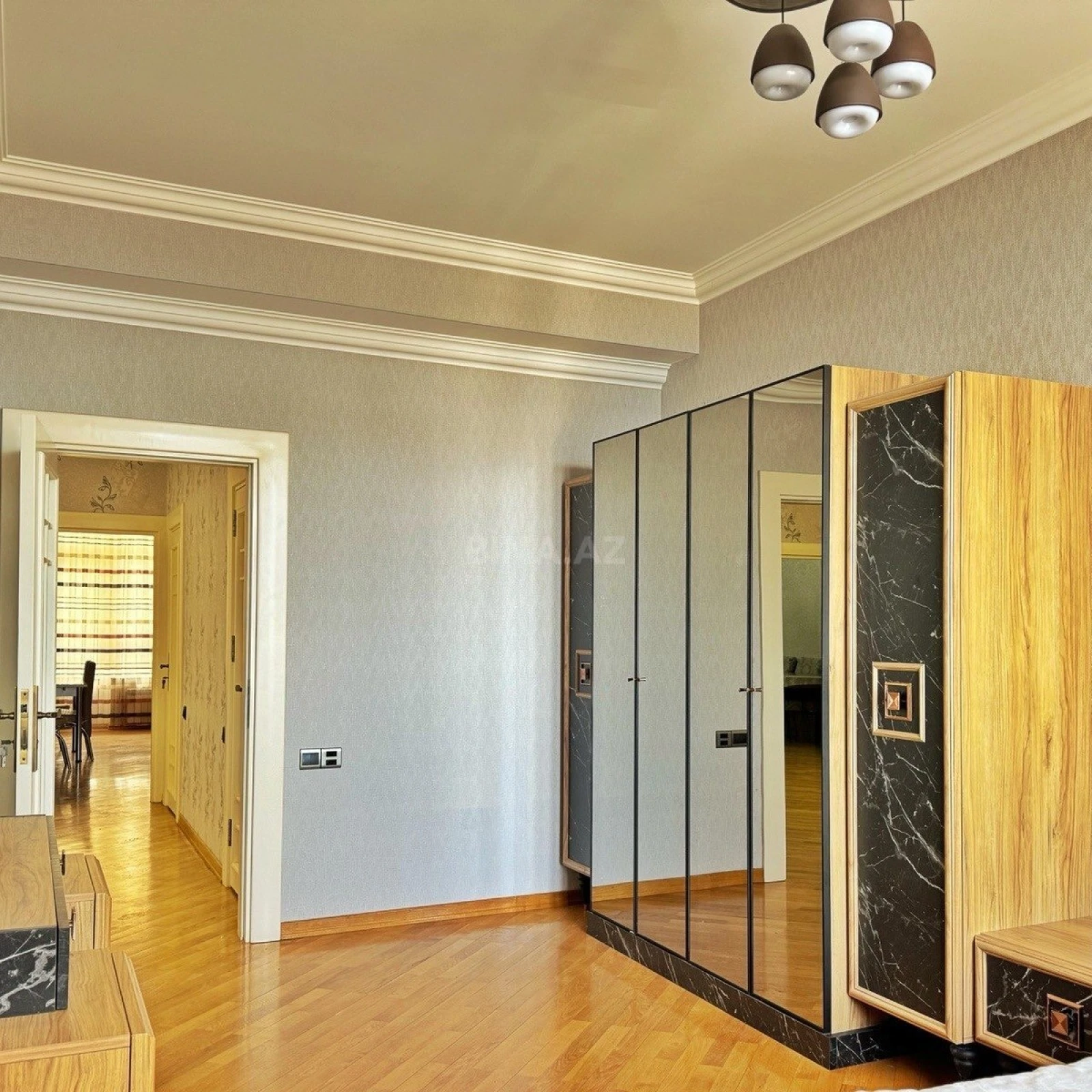 Kirayə verilir 2 otaqlı mənzil 100 m²