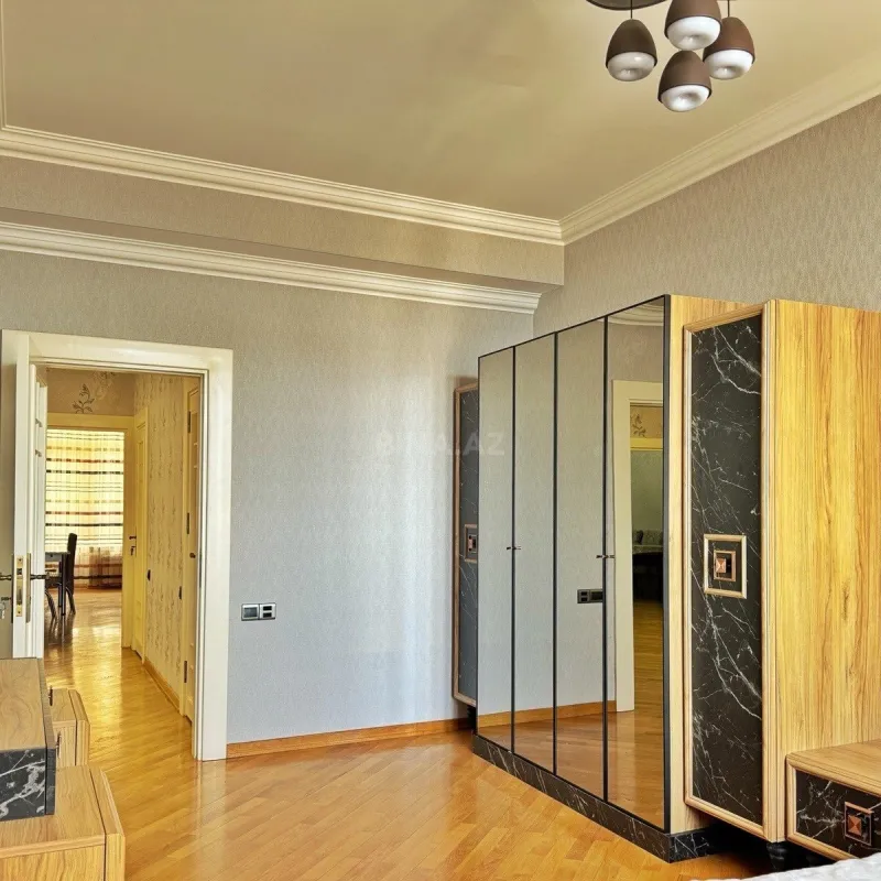 Kirayə verilir 2 otaqlı mənzil 100 m²