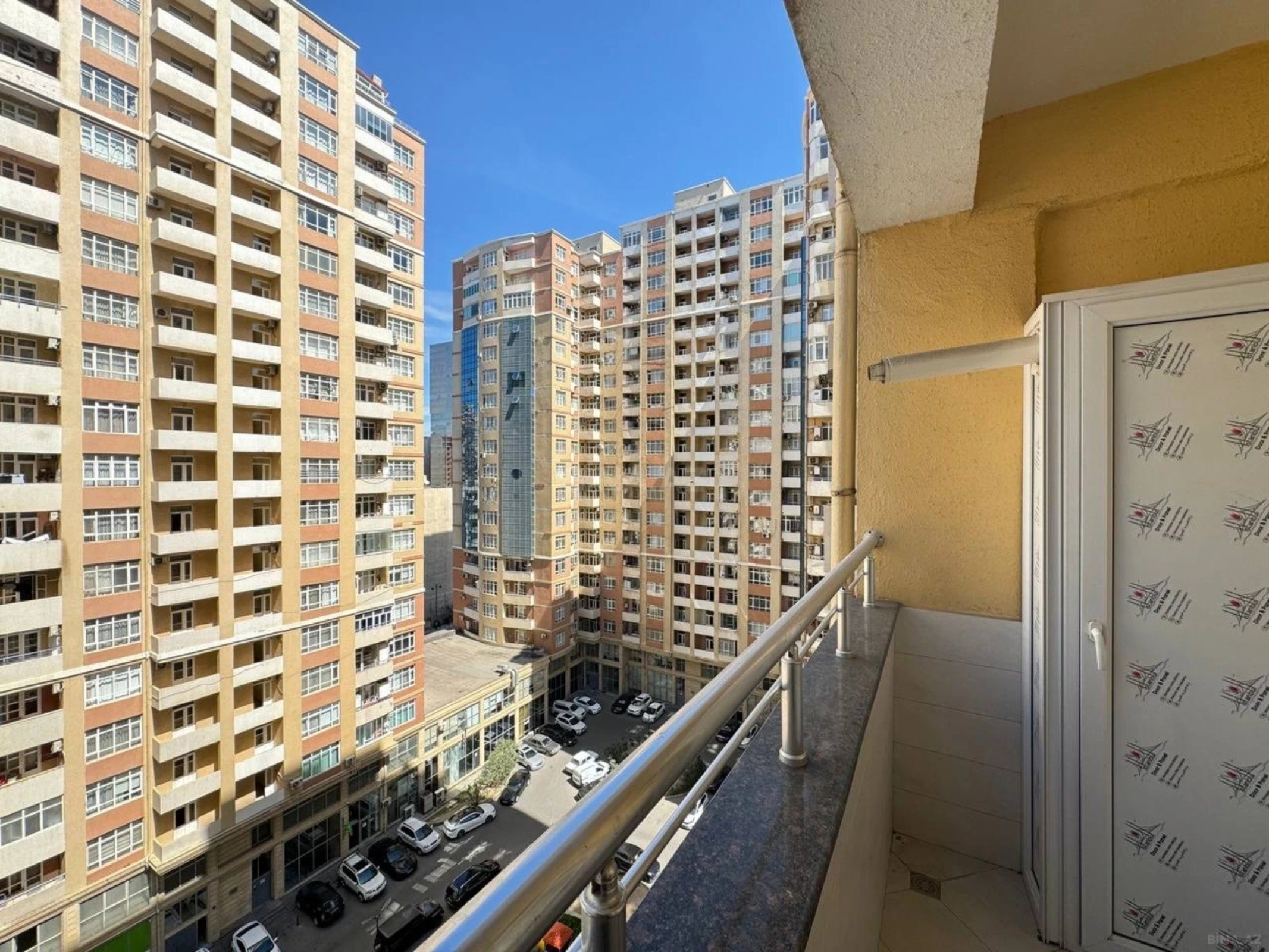 Kirayə verilir 2 otaqlı mənzil 100 m²