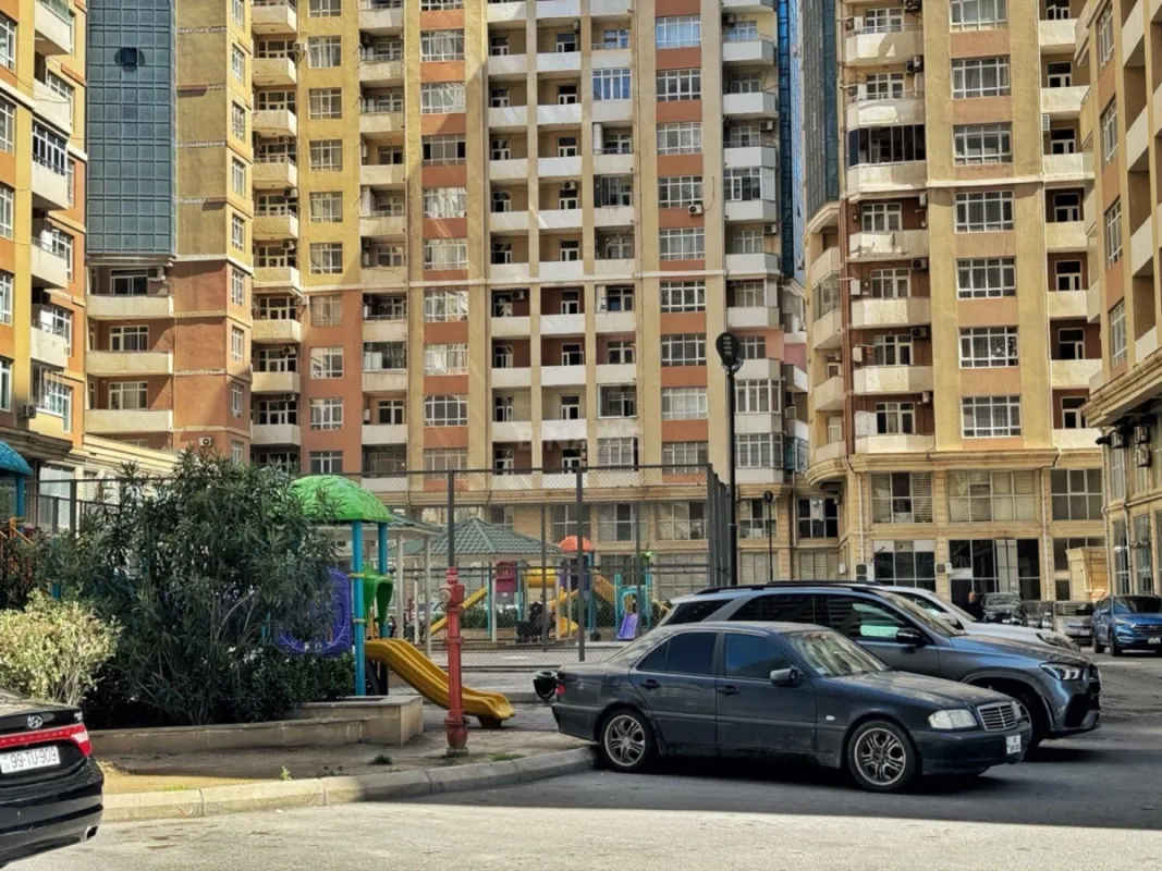 Kirayə verilir 2 otaqlı mənzil 100 m²