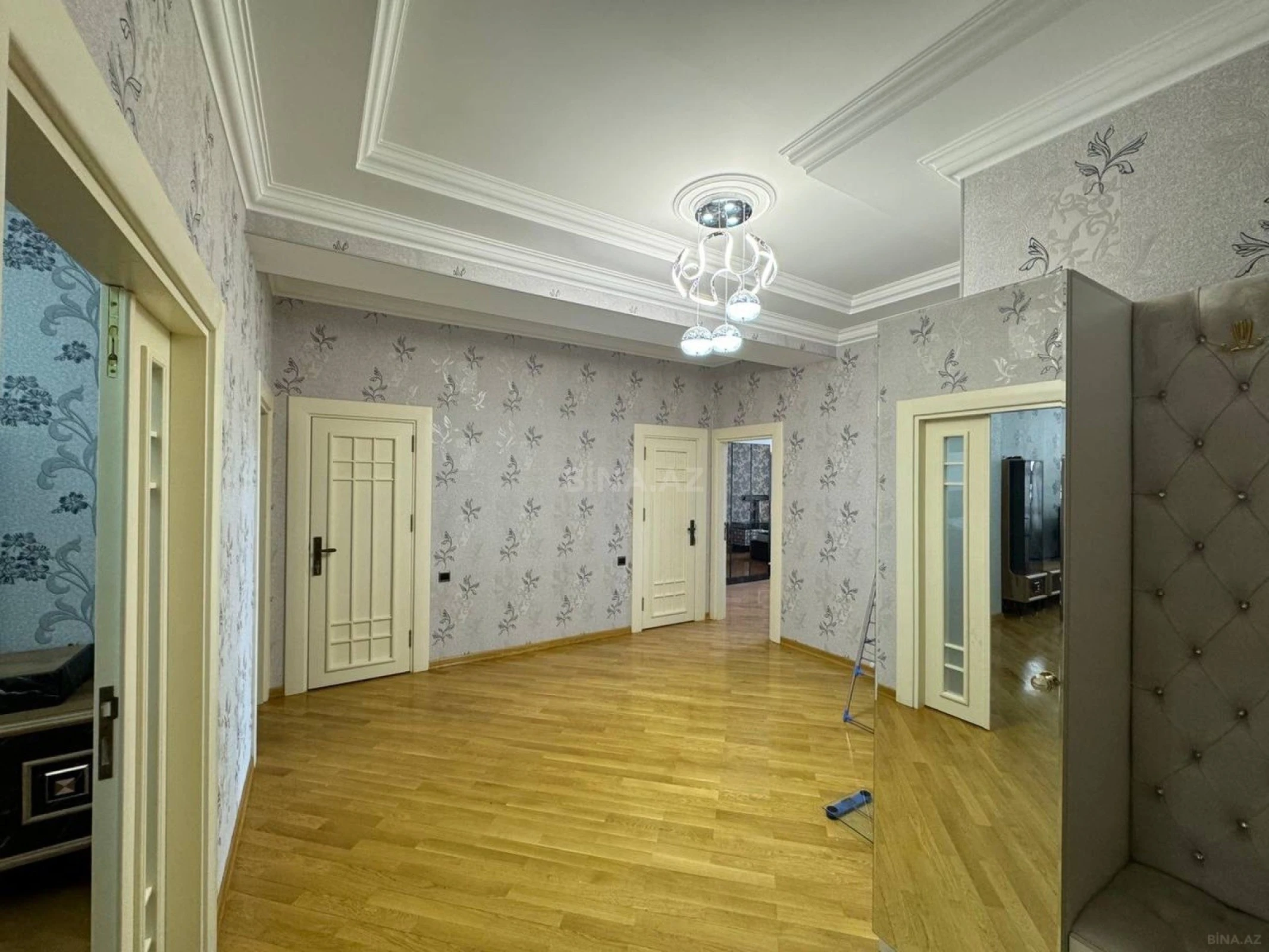 Kirayə verilir 2 otaqlı mənzil 100 m²