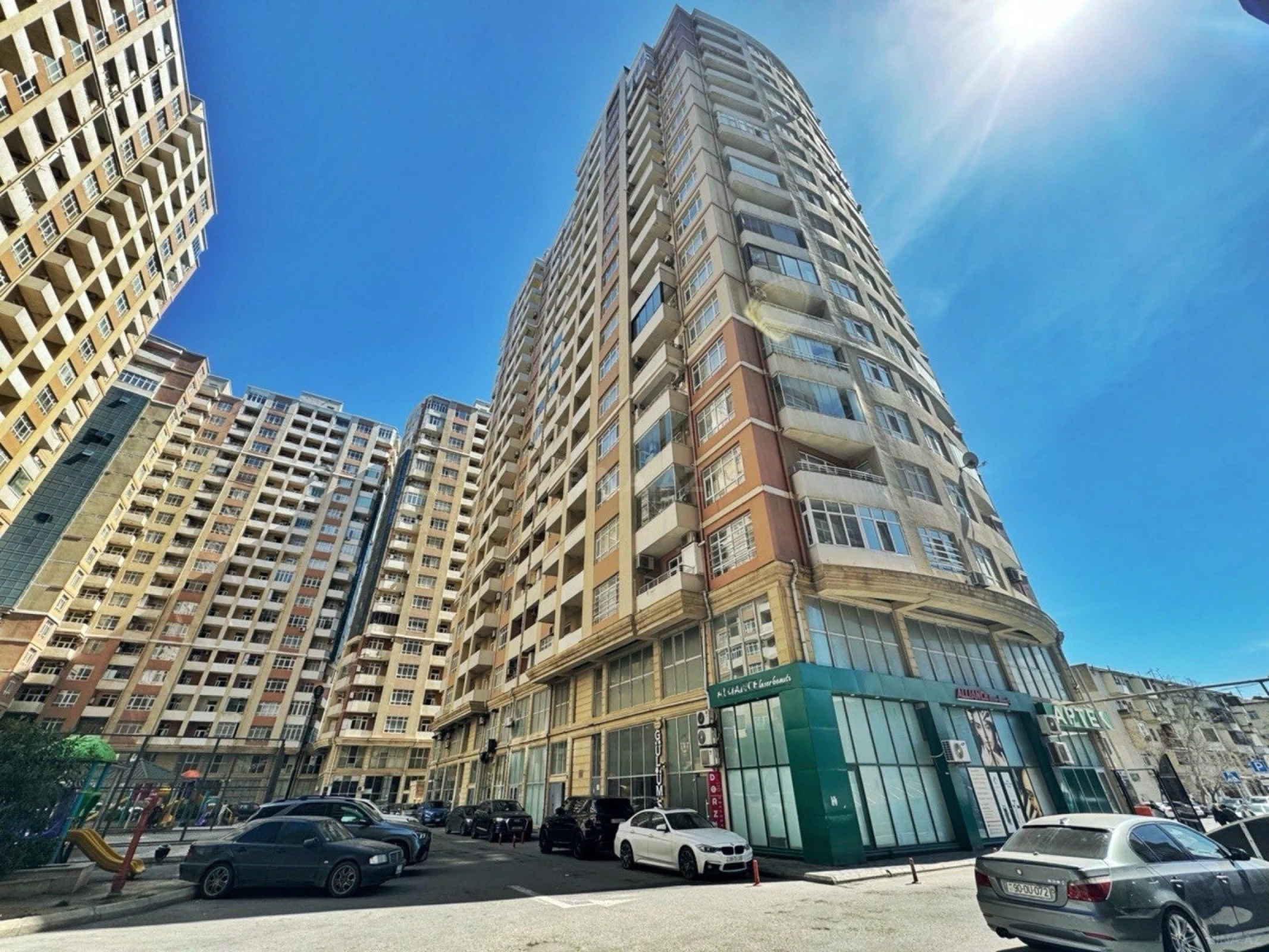 Kirayə verilir 2 otaqlı mənzil 100 m²