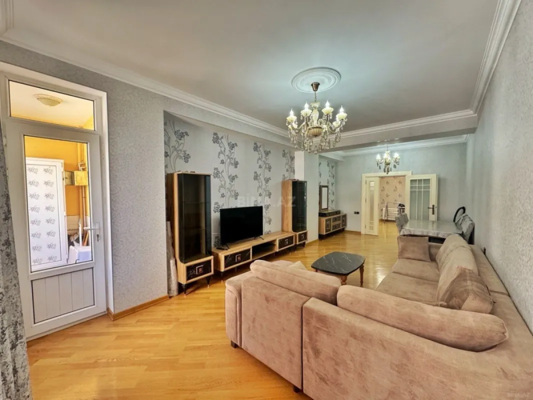 Kirayə verilir 2 otaqlı mənzil 100 m²