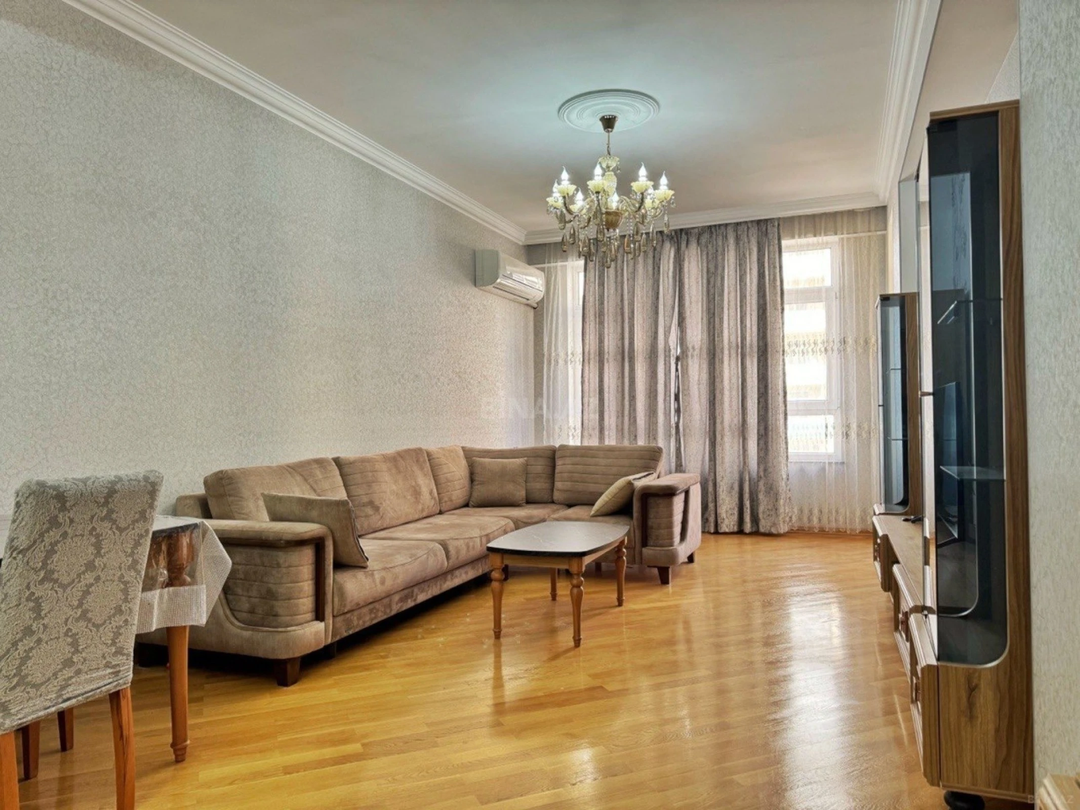 Kirayə verilir 2 otaqlı mənzil 100 m²