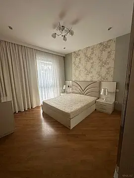 Kirayə verilir 3 otaqlı mənzil 140 m²