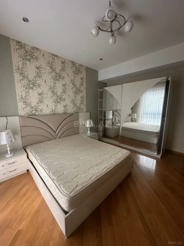Kirayə verilir 3 otaqlı mənzil 140 m²