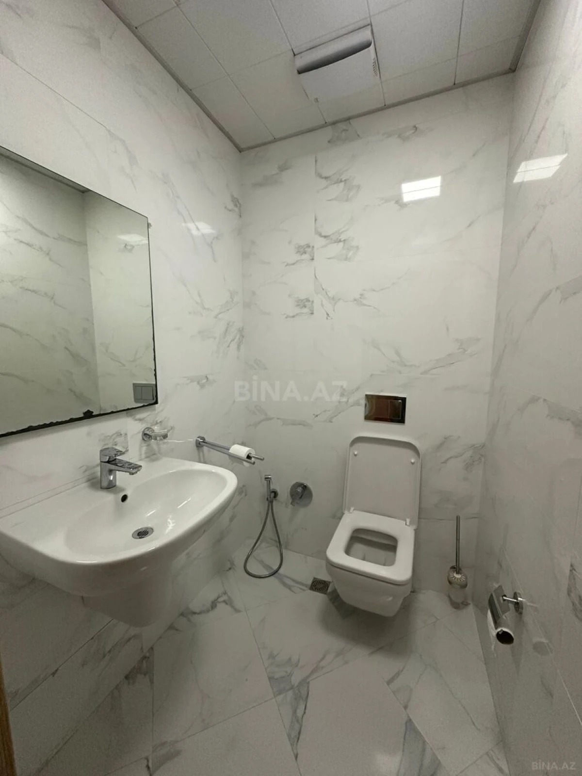 Kirayə verilir 3 otaqlı mənzil 140 m²