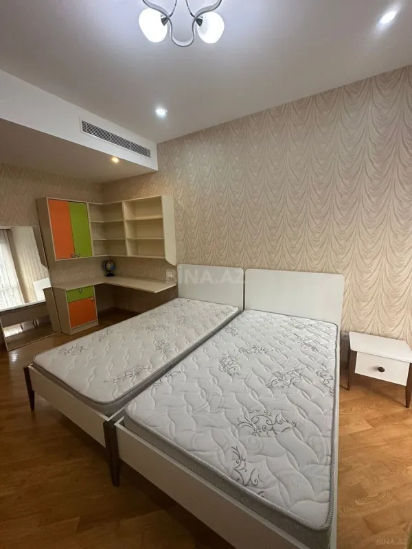 Kirayə verilir 3 otaqlı mənzil 140 m²