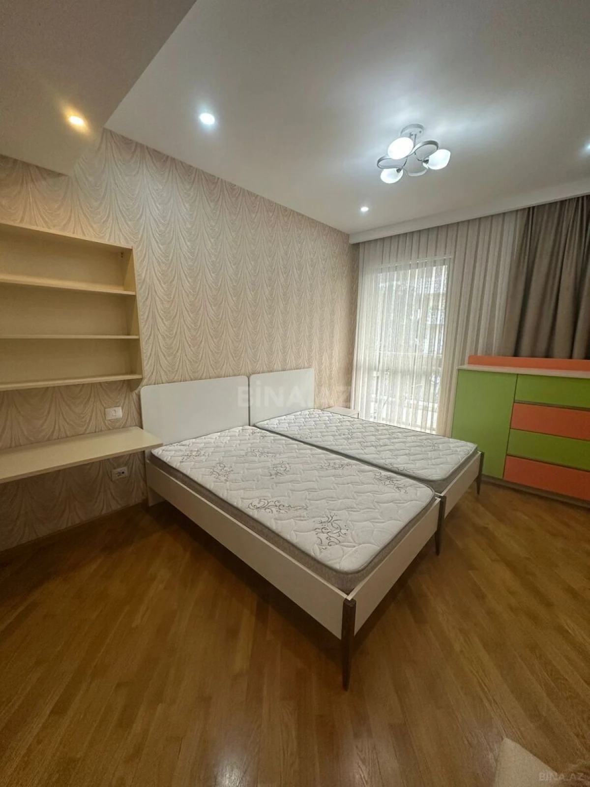 Kirayə verilir 3 otaqlı mənzil 140 m²