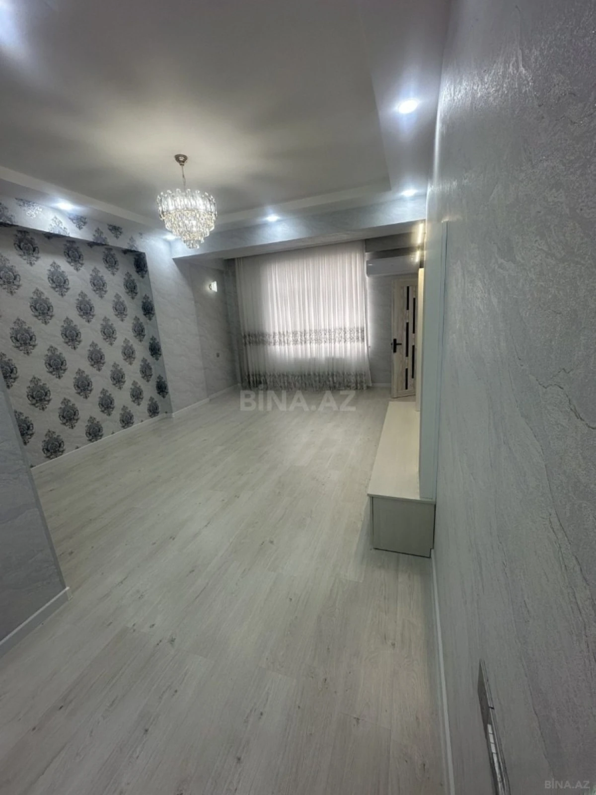 Satılır 4 otaqlı mənzil 109 m²