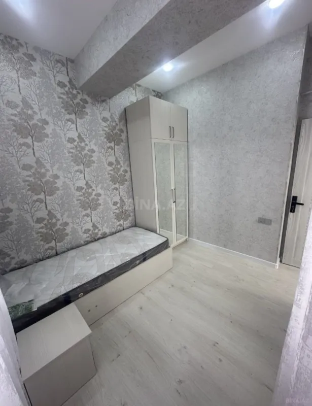 Satılır 4 otaqlı mənzil 109 m²