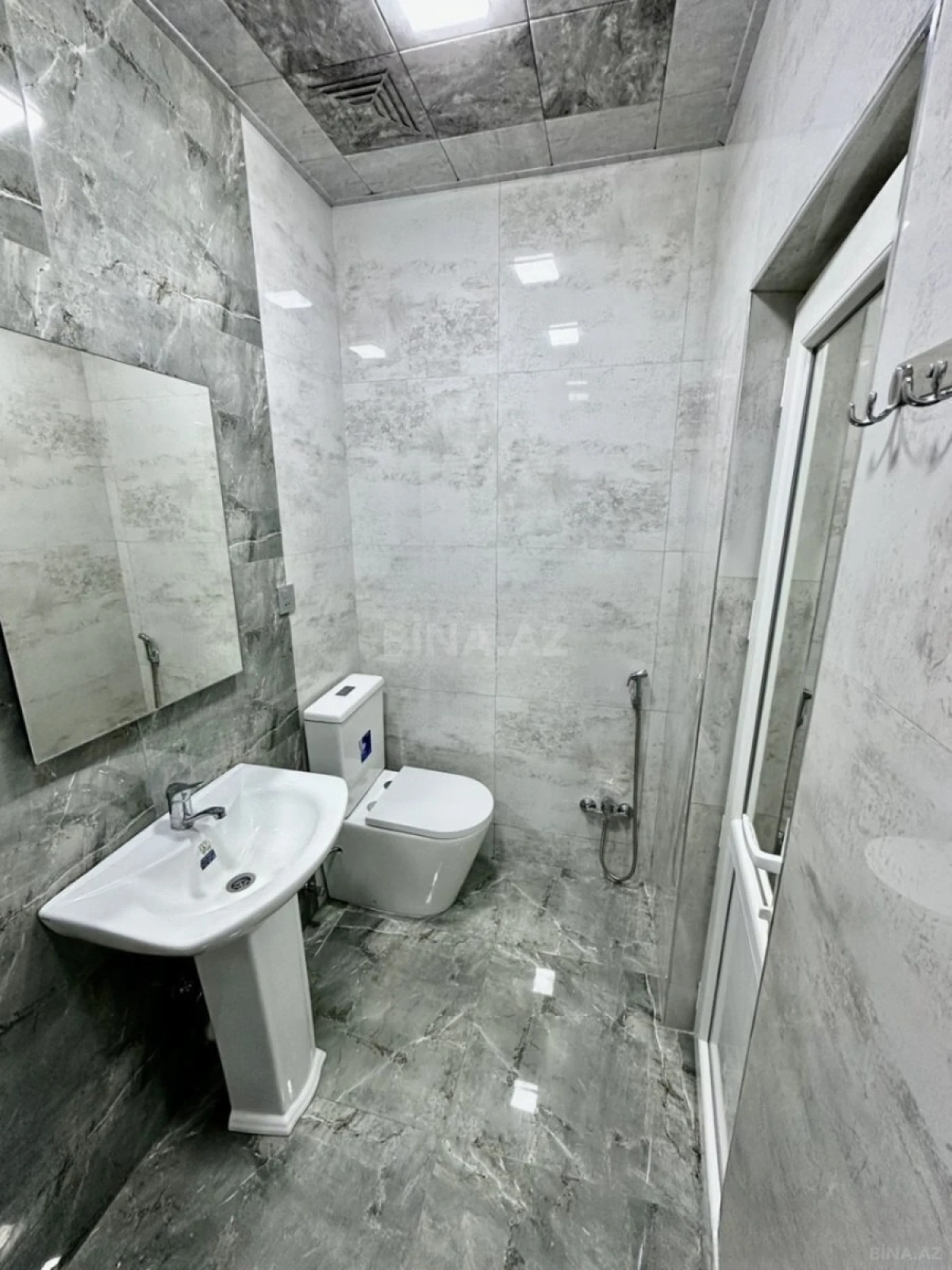 Satılır 4 otaqlı mənzil 109 m²