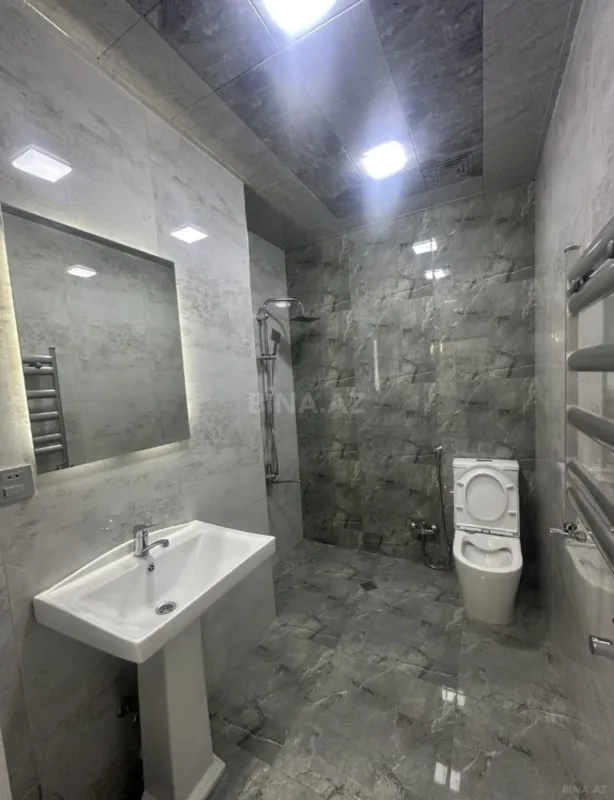 Satılır 4 otaqlı mənzil 109 m²
