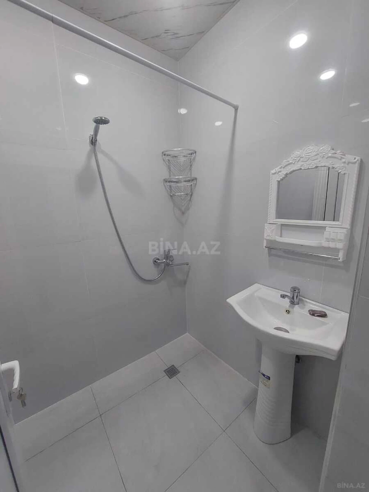 Kirayə verilir 2 otaqlı mənzil 57 m²