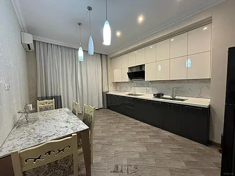 Kirayə verilir 2 otaqlı mənzil 96 m²