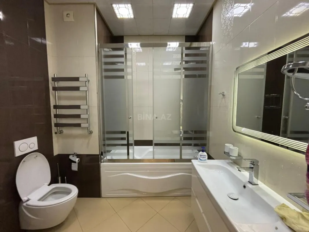 Kirayə verilir 2 otaqlı mənzil 96 m²