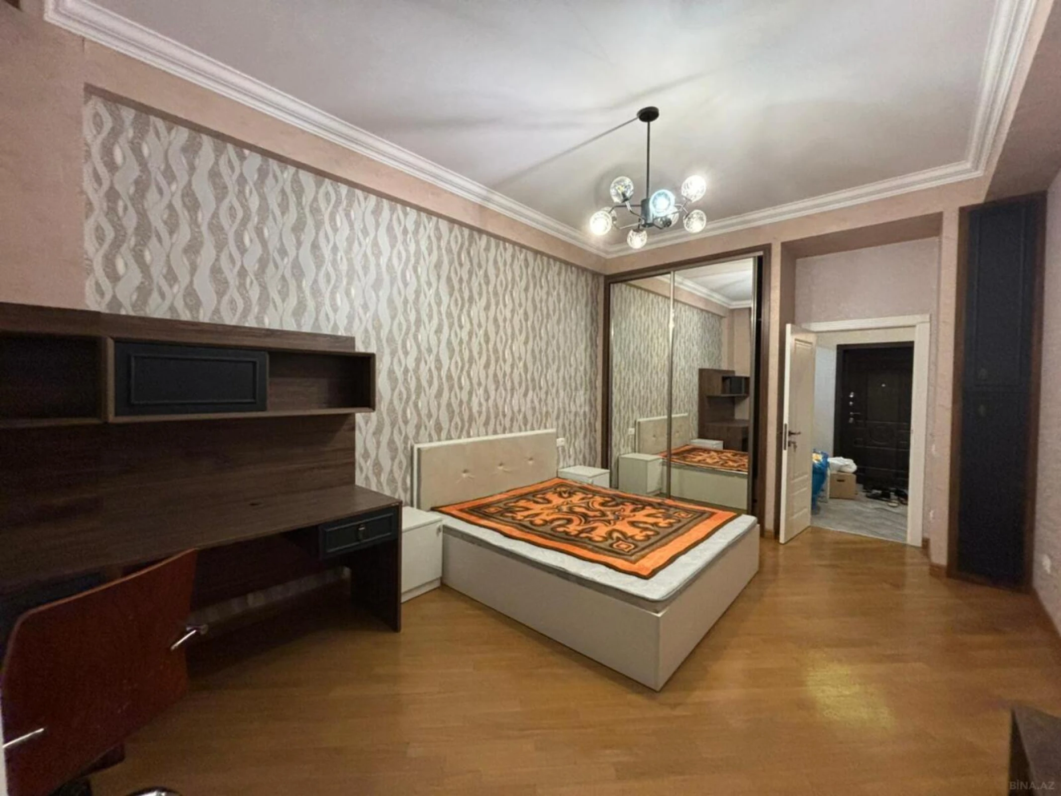 Kirayə verilir 2 otaqlı mənzil 96 m²