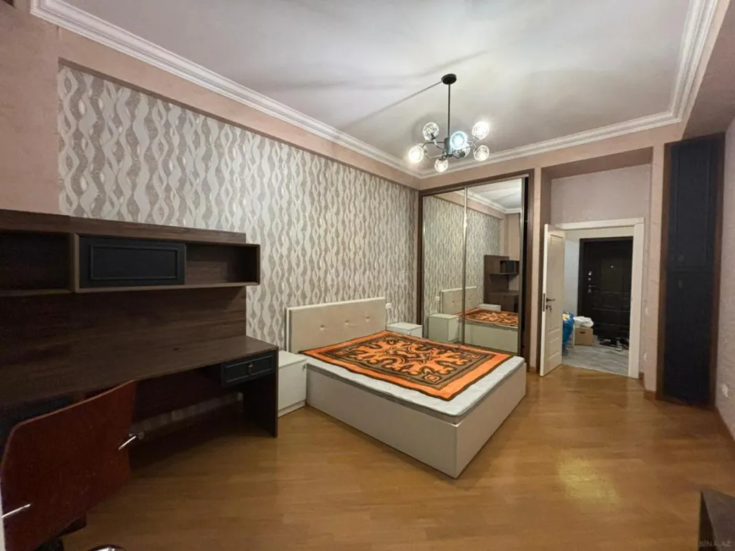 Kirayə verilir 2 otaqlı mənzil 96 m²