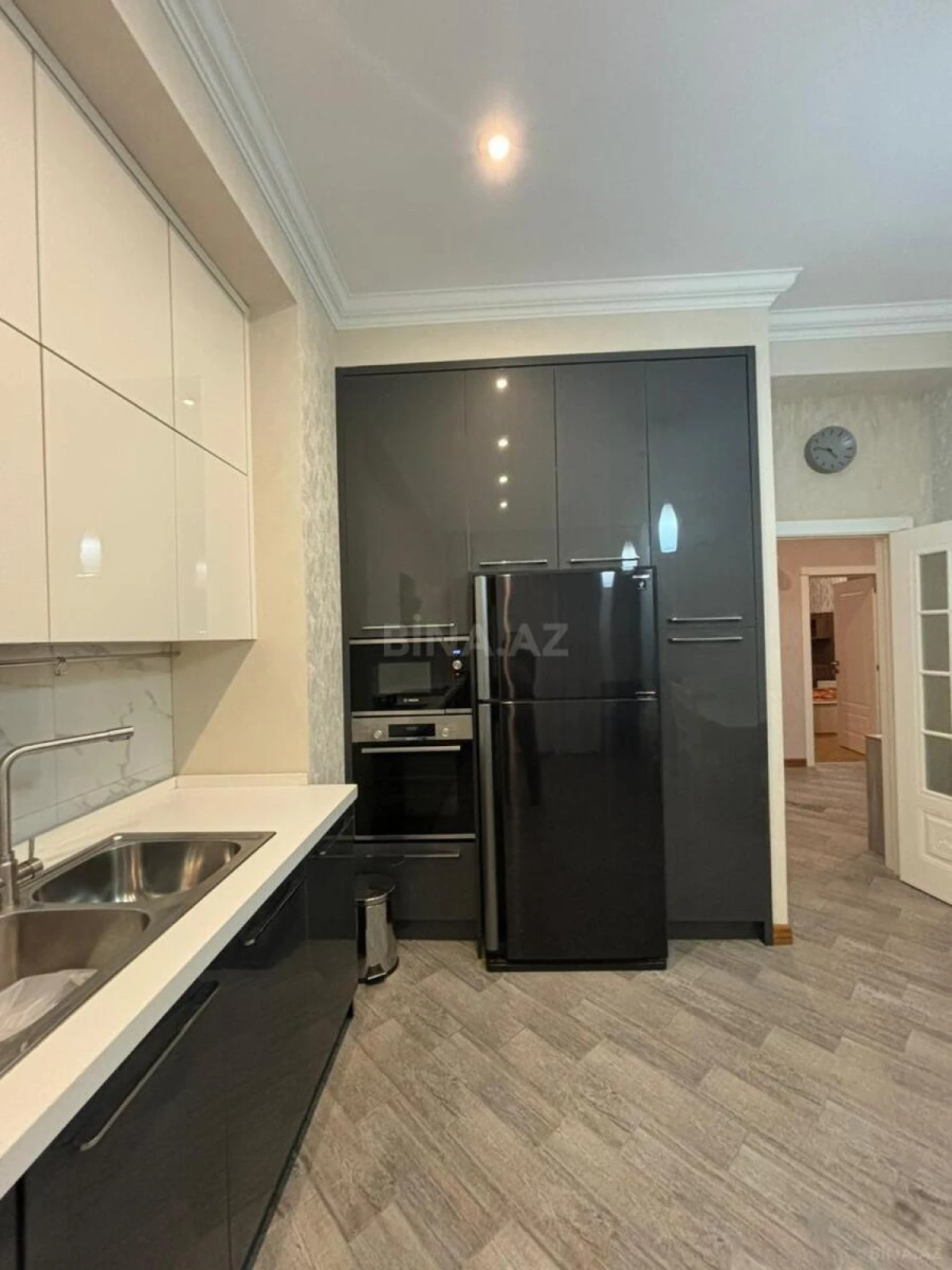 Kirayə verilir 2 otaqlı mənzil 96 m²