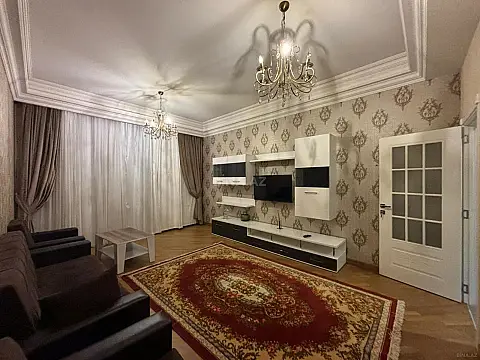 Kirayə verilir 2 otaqlı mənzil 96 m²