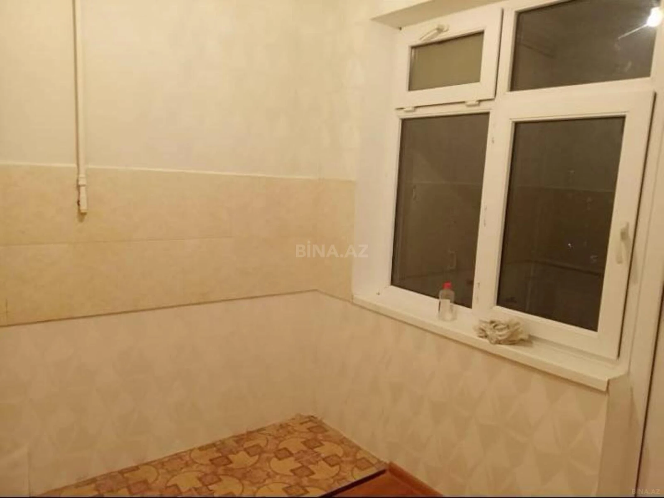 Satılır 4 otaqlı mənzil 100 m²
