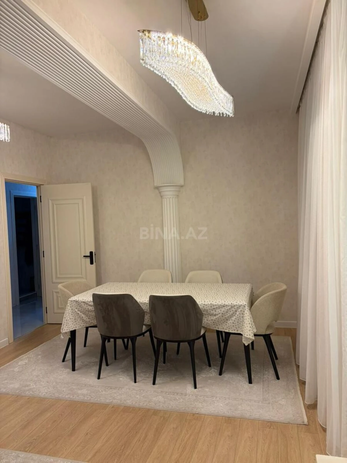 Satılır 2 otaqlı mənzil 95 m²