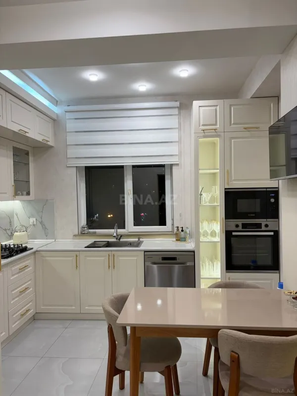 Satılır 2 otaqlı mənzil 95 m²