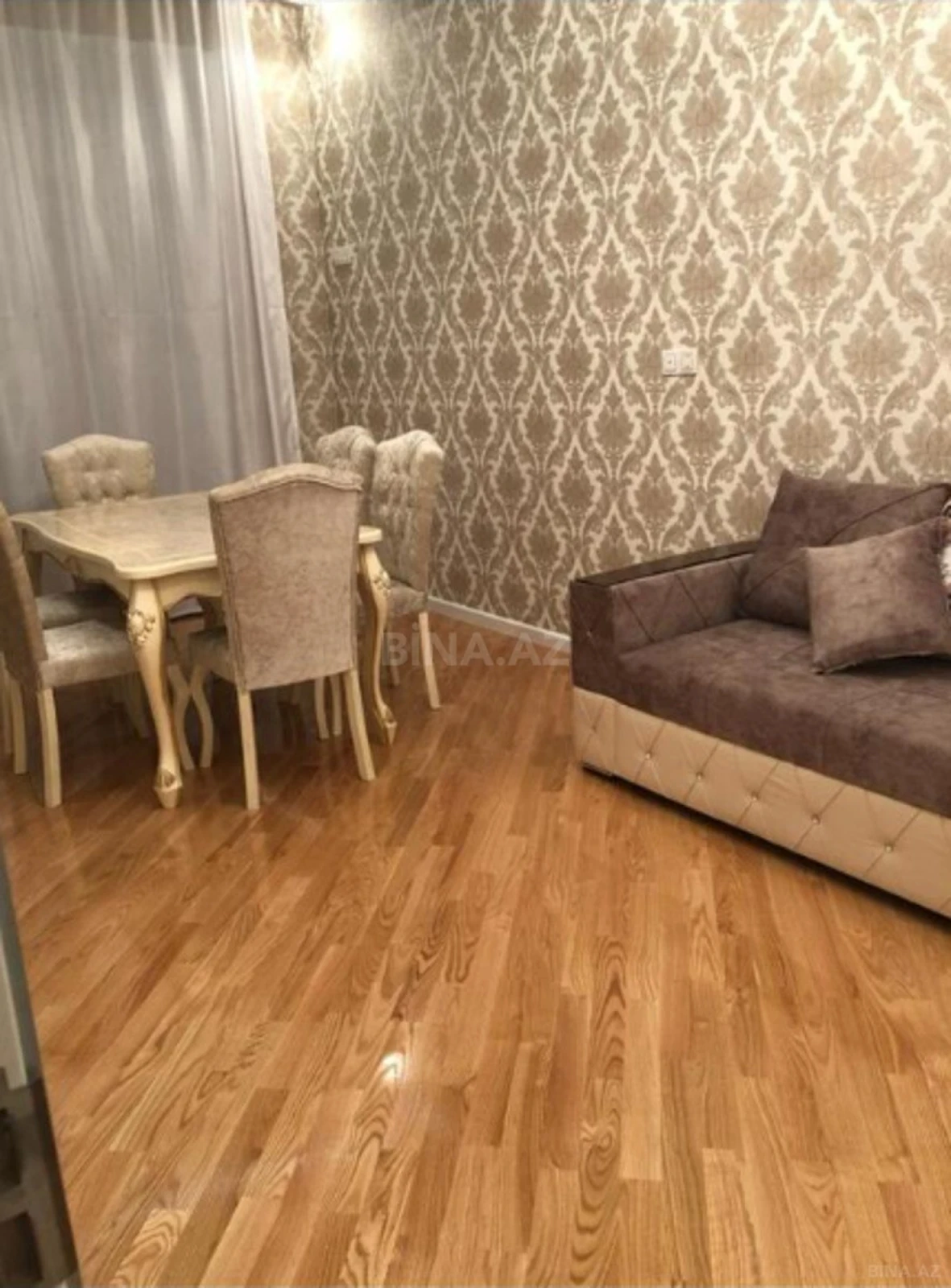 Kirayə verilir 2 otaqlı mənzil 80 m²