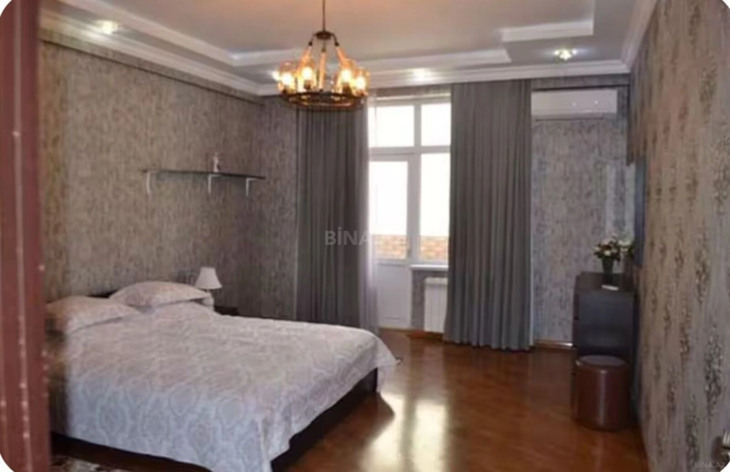 Kirayə verilir 3 otaqlı mənzil 138 m²