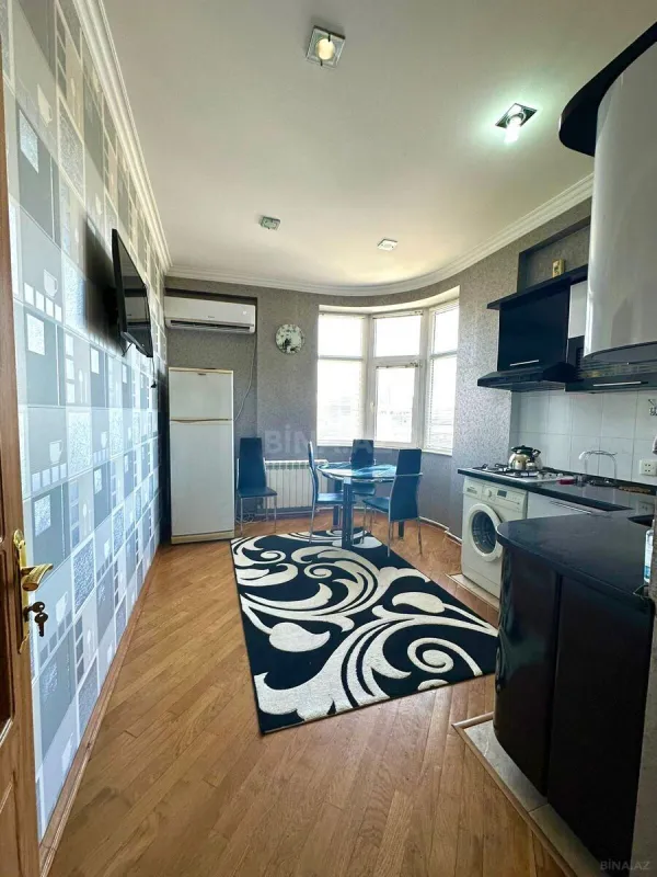 Kirayə verilir 3 otaqlı mənzil 125 m²