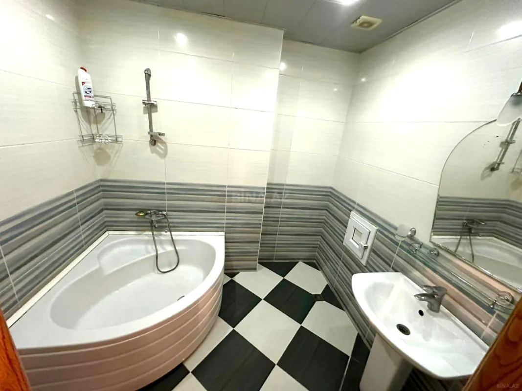 Kirayə verilir 3 otaqlı mənzil 125 m²