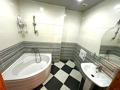 Kirayə verilir 3 otaqlı mənzil 125 m²