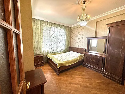 Kirayə verilir 3 otaqlı mənzil 125 m²