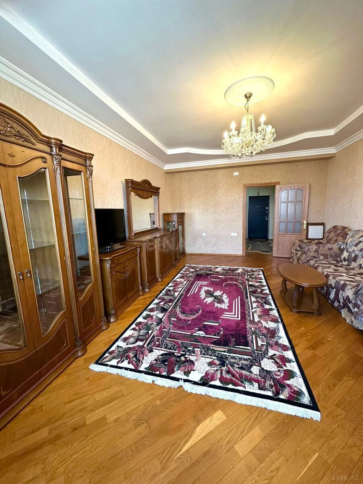 Kirayə verilir 3 otaqlı mənzil 125 m²