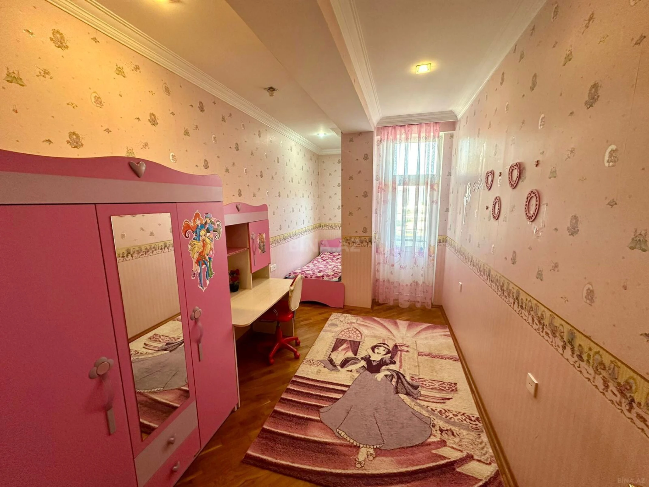 Kirayə verilir 3 otaqlı mənzil 125 m²