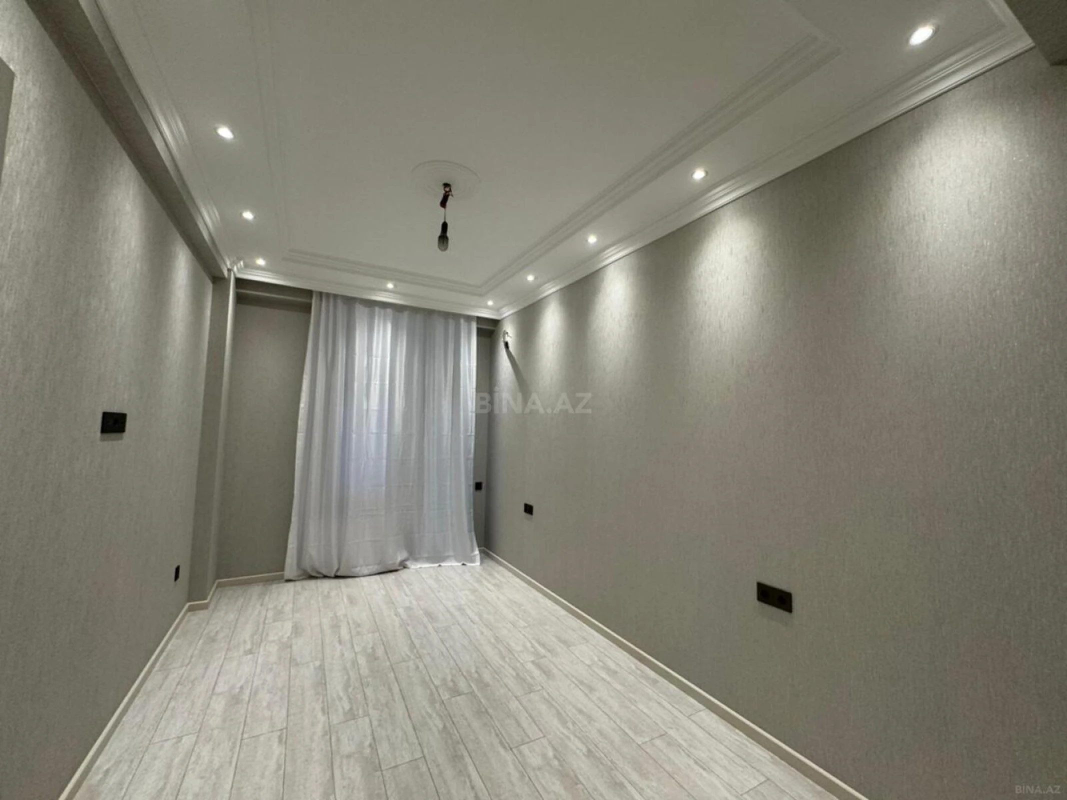 Kirayə verilir 3 otaqlı mənzil 144 m²