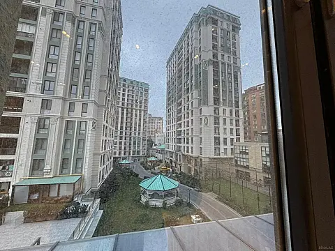 Kirayə verilir 3 otaqlı mənzil 144 m²