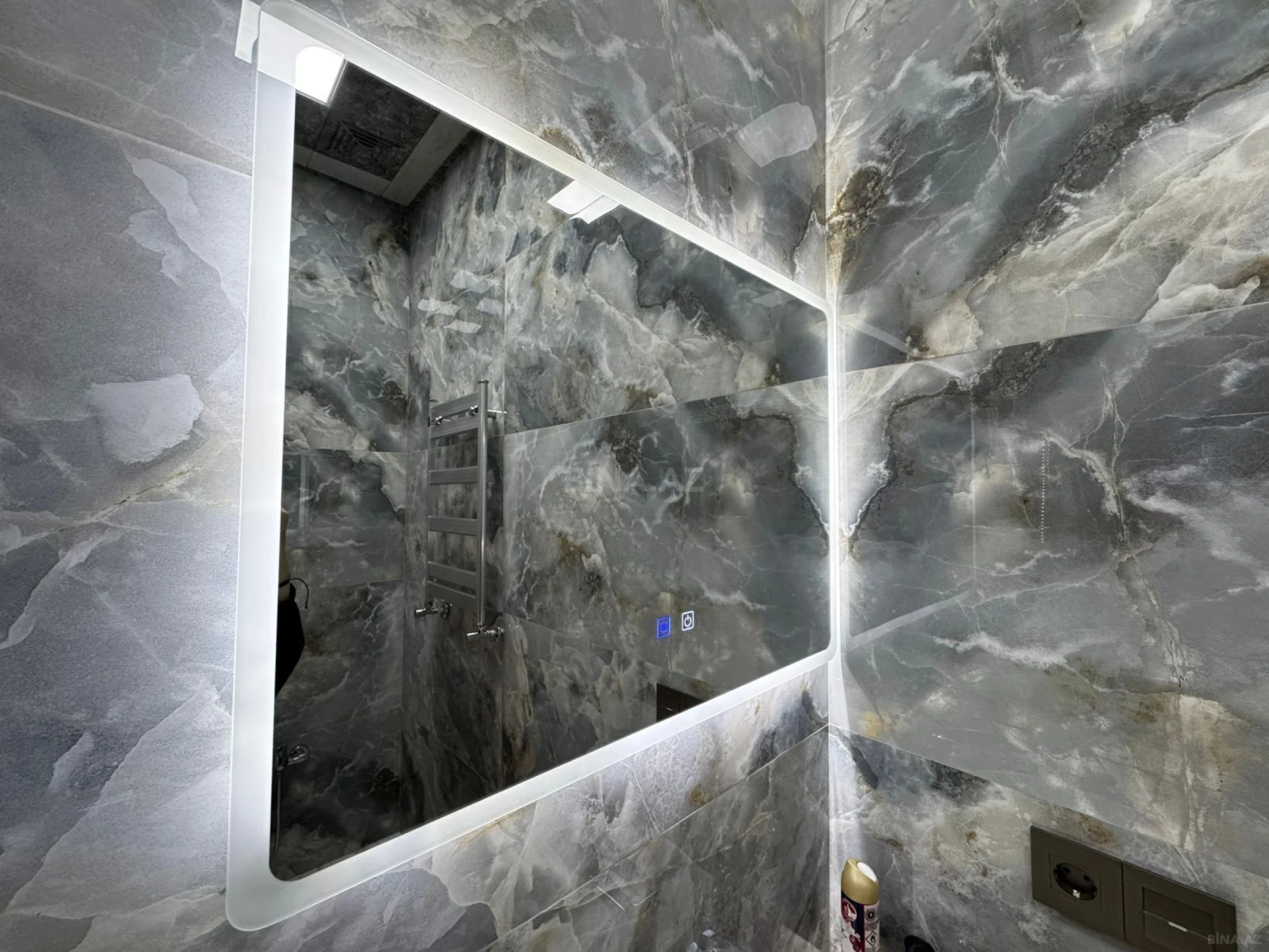 Kirayə verilir 3 otaqlı mənzil 144 m²