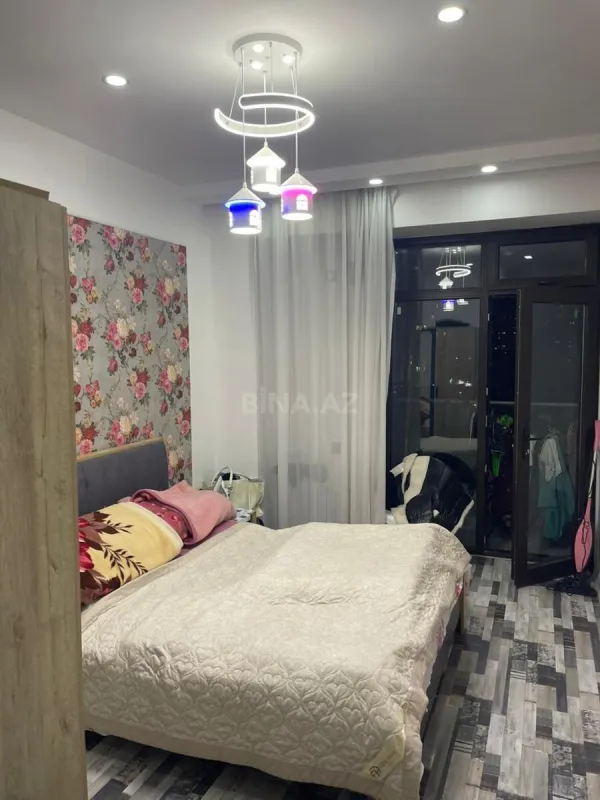 Kirayə verilir 2 otaqlı mənzil 75 m²