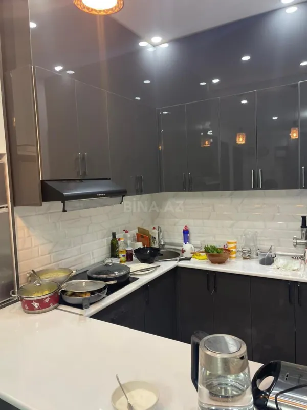 Kirayə verilir 2 otaqlı mənzil 75 m²