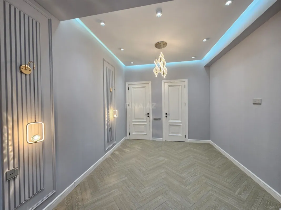 Satılır 4 otaqlı mənzil 134 m²