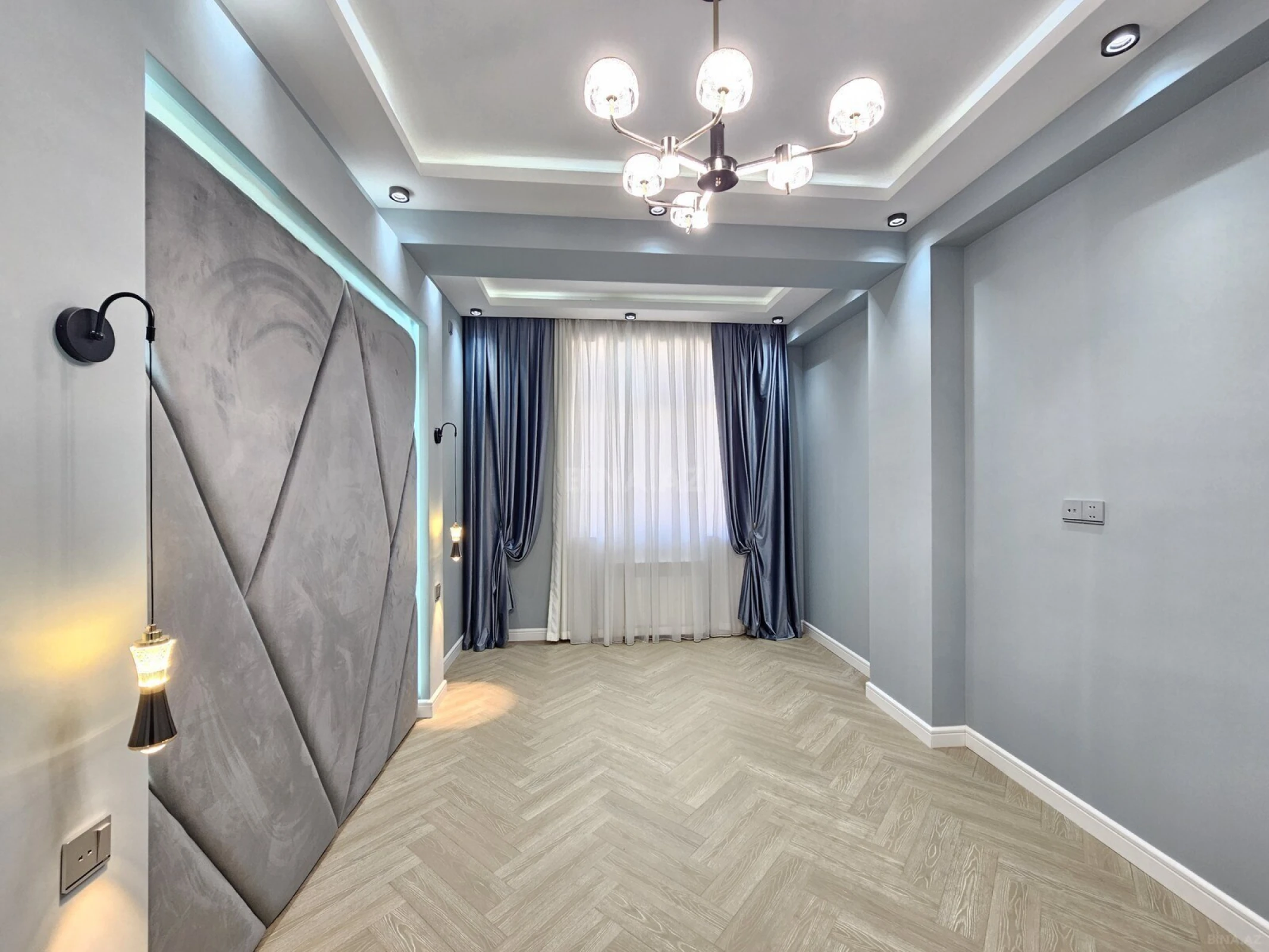 Satılır 4 otaqlı mənzil 134 m²
