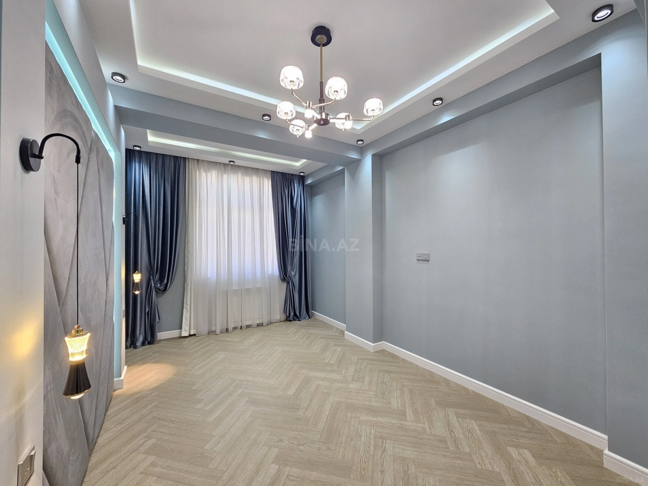 Satılır 4 otaqlı mənzil 134 m²